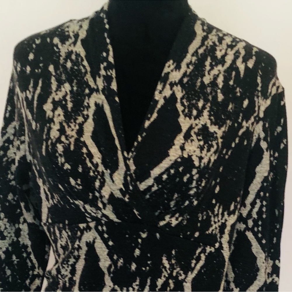 Black & Gray Python Pattern Sweater - Picture 4 of 6